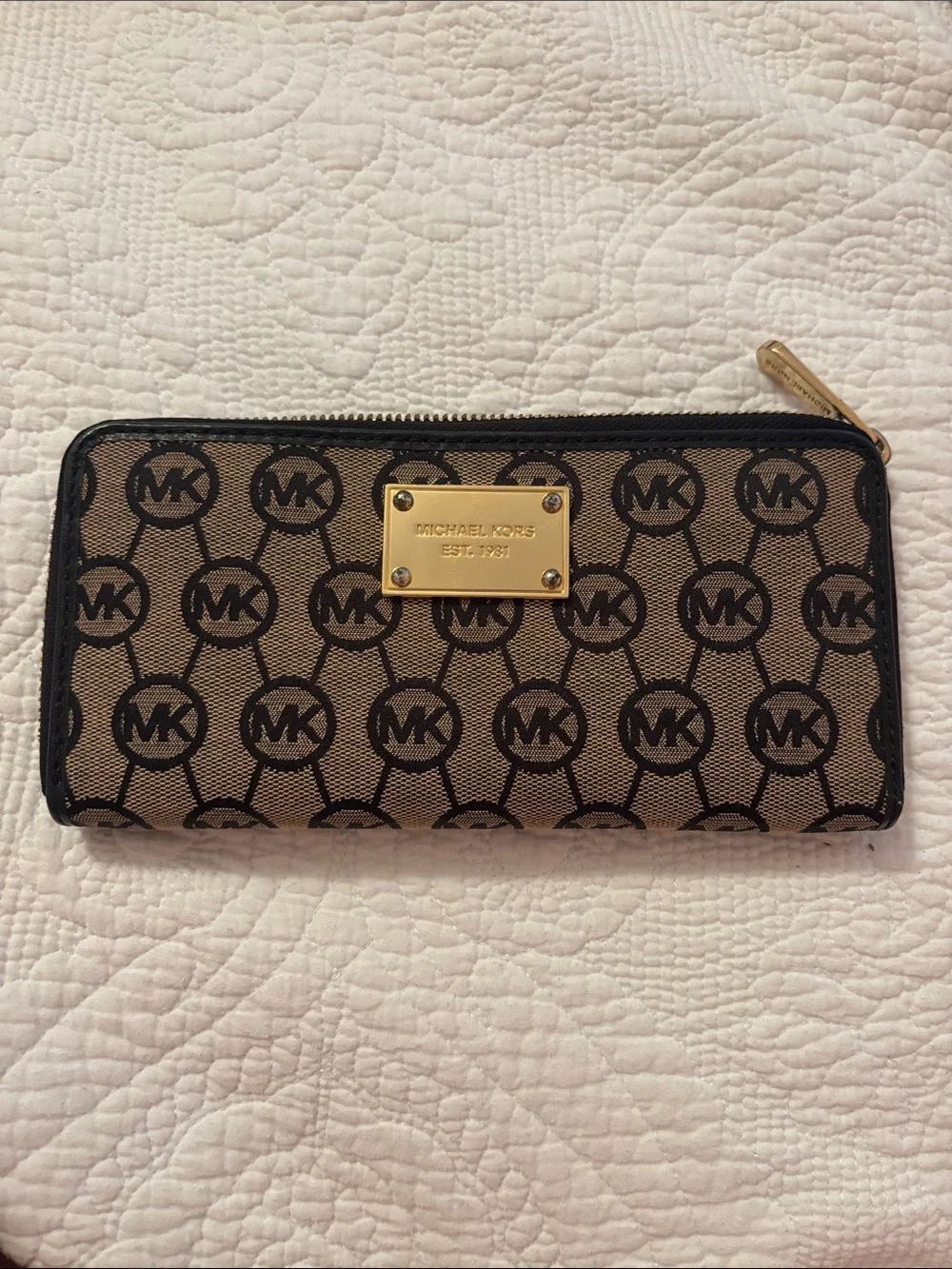 Michael Kors vintage Brown Logo Zip Wallet with Gold Plate circa 2012